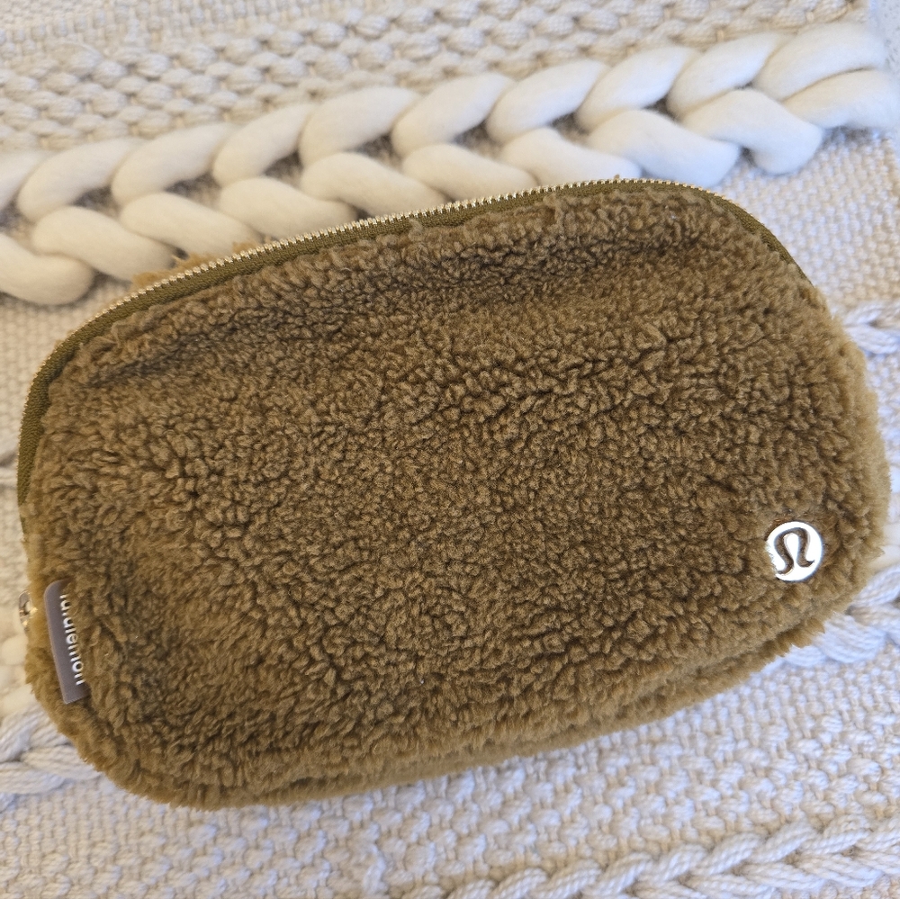 Burnt Caramel Fleece Belt Bag